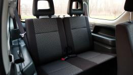 Suzuki Jimny Standard 1.3 VVT 85KM - galeria redakcyjna - tylna kanapa