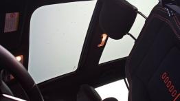 Kia Sportage III 2.0 CRDi 184KM - galeria redakcyjna - szyberdach od wewnątrz