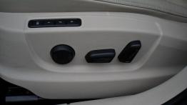 Skoda Octavia III Kombi 1.8 180KM - galeria redakcyjna - sterowanie regulacją foteli