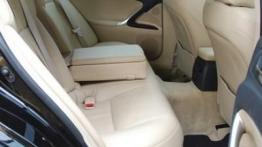 Lexus IS 220d - tylna kanapa