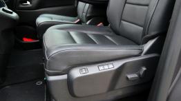 Opel Zafira Life 2.0 Diesel 177 KM - galeria redakcyjna - widok ogólny wnêtrza z przodu