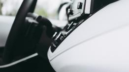 Toyota Corolla 2.0 Hybrid Dynamic Force 180 KM - galeria redakcyjna - inny element panelu przedniego