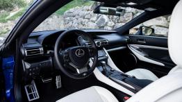 Lexus RC 300h - galeria redakcyjna - widok ogólny wnętrza z przodu