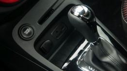 Renault Captur HH TCe EDC 120KM - galeria redakcyjna - przycisk do uruchamiania silnika