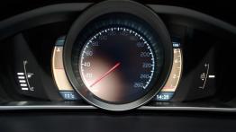 Volvo V40 II Hatchback 1.6 T3 150KM - galeria redakcyjna - prędkościomierz