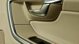 Volvo V60 Kombi 2.0 D3 163KM - galeria redakcyjna - drzwi pasażera od wewnątrz