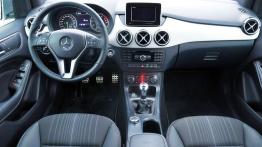 Mercedes Klasa B W246 Sports Tourer 180 BlueEFFICIENCY 122KM - galeria redakcyjna - pełny panel prze