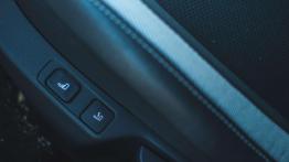 DS4 1955 1.2 PureTech 131 KM - galeria redakcyjna - sterowanie w drzwiach