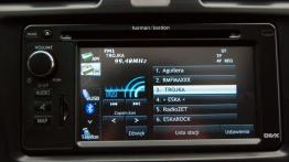 Subaru Forester IV Terenowy 2.0 XT 240KM - galeria redakcyjna - radio/cd/panel lcd