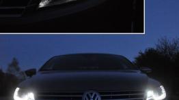 Volkswagen CC Coupe 2.0 TDI CR DPF 177KM - galeria redakcyjna - przód - reflektory włączone
