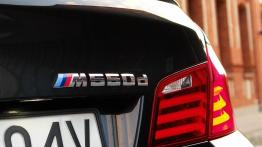 BMW Seria 5 F10-F11 Limuzyna M550d xDrive 381KM - galeria redakcyjna - emblemat