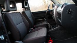 Suzuki Jimny Standard 1.3 VVT 85KM - galeria redakcyjna - widok ogólny wnętrza z przodu