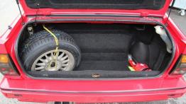 Audi Quattro 2.2 Turbo 200KM - galeria redakcyjna - bagażnik, akcesoria