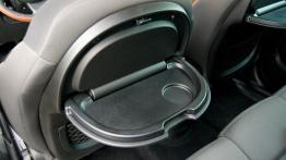 Fiat 500L Trekking 1.6 MultiJet II - galeria redakcyjna - stolik w fotelu kierowcy