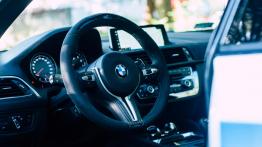 BMW M2 370 KM - galeria redakcyjna - widok ogólny wnętrza z przodu