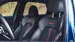 Kia ProCeed GT 1.6 T-GDI 204 KM - galeria redakcyjna - widok ogólny wnętrza z przodu