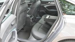 Audi A6 - galeria redakcyjna - tylna kanapa, pod?okietnik roz?o?ony