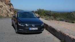 Volkswagen Passat B8 w Sardynii - galeria redakcyjna - widok z przodu