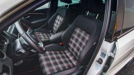 Volkswagen Polo GTI - pod prąd - widok ogólny wnętrza z przodu