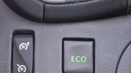 Renault Clio IV Hatchback 5d - galeria redakcyjna - tunel środkowy między fotelami