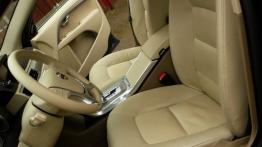 Volvo S80 II Sedan 2.4 D5 215KM - galeria redakcyjna - widok ogólny wnętrza z przodu