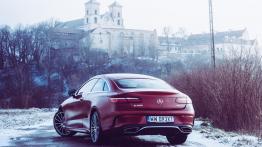 Mercedes E400 Coupe - galeria redakcyjna - widok z tyłu