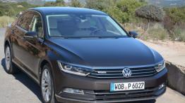 Volkswagen Passat B8 w Sardynii - galeria redakcyjna - widok z przodu