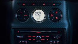 DS3 Racing 1.6 THP 202 KM - galeria redakcyjna - panel sterowania wentylacją i nawiewem