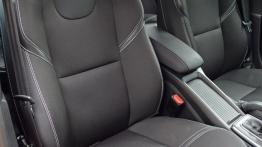 Volvo V40 II Hatchback 1.6 T3 150KM - galeria redakcyjna - fotel pasażera, widok z przodu
