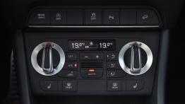 Audi RS Q3 2.5 TFSI 310KM - galeria redakcyjna - panel sterowania wentylacją i nawiewem