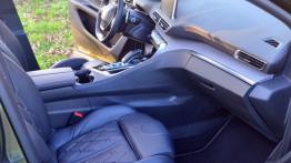 Peugeot 5008 2.0 BlueHDI 180 KM - galeria redakcyjna - fotel pasa?era, widok z przodu
