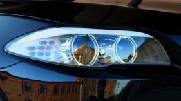BMW Seria 5 F10-F11 Touring 520d 184KM - galeria redakcyjna - prawy przedni reflektor - wyłączony