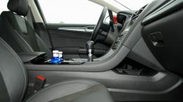 Ford Mondeo V - galeria redakcyjna - widok ogólny wnętrza z przodu