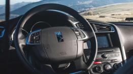 DS4 1955 1.2 PureTech 131 KM - galeria redakcyjna - kierownica