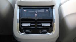 Volvo XC90 II - galeria redakcyjna - tunel środkowy z tyłu