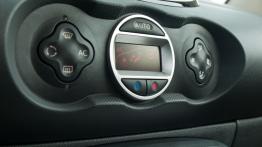 Renault Twingo II Hatchback 3d Facelifting 1.2 16V 75KM - galeria redakcyjna - panel sterowania went
