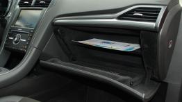 Ford Mondeo V - galeria redakcyjna - schowek przedni otwarty