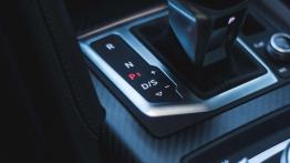 Audi R8 V10 Plus - galeria redakcyjna - dźwignia zmiany biegów