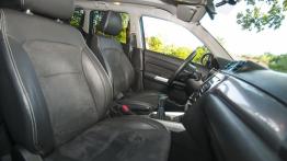 Suzuki Vitara 1.6 VVT 120 KM - galeria redakcyjna - widok ogólny wnętrza z przodu