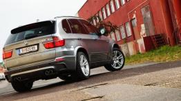 BMW X5 E70 M SUV 4.4 V8 555KM - galeria redakcyjna - widok z tyłu