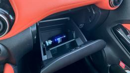 Nissan Juke 1.0 DIG-T 117 KM - galeria redakcyjna - widok ogólny wn?trza z przodu