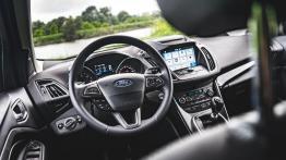 Ford Kuga 2.0 TDCi 150 KM (MT) - galeria redakcyjna - widok ogólny wnętrza z przodu