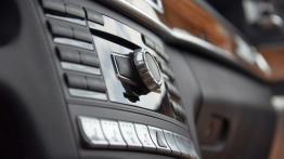 Mercedes Klasa E W212 Facelifting - galeria redakcyjna - konsola środkowa