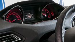 Peugeot 308 GT 1.6 e-THP 205 KM - galeria redakcyjna - zestaw wskaźników