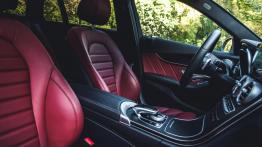 Mercedes Klasa C 220d 4MATIC - galeria redakcyjna  - widok ogólny wnętrza z przodu