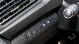 Peugeot 308 GT 1.6 e-THP 205 KM - galeria redakcyjna - panel sterowania pod kierownicą