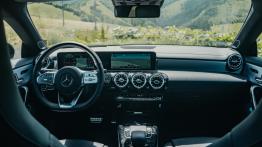 Mercedes CLA 220 - galeria redakcyjna - widok ogólny wn?trza z przodu