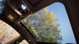 Hyundai Tucson 1.6 T-GDI 177 KM - galeria redakcyjna - szyberdach od wewnątrz