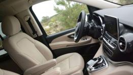 Mercedes Marco Polo - galeria redakcyjna - widok ogólny wnętrza z przodu