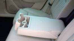 Skoda Superb III Sedan - galeria redakcyjna - podłokietnik tylny